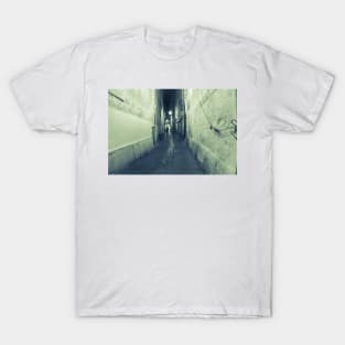 Grungy backstreet night scene T-Shirt